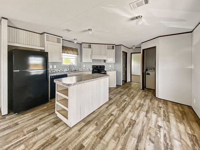Photo - 2902 Jones Rd