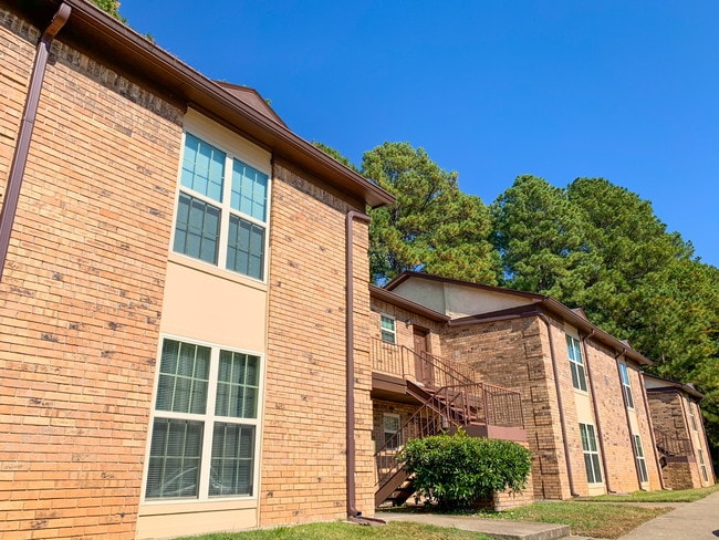 Charleston Square Apartments