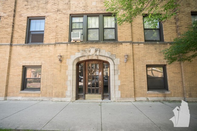 Photo - 2015 W Ainslie St Unidad 2017-3