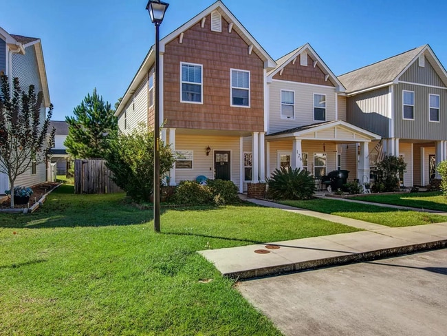 Photo - 124 Kirkland St