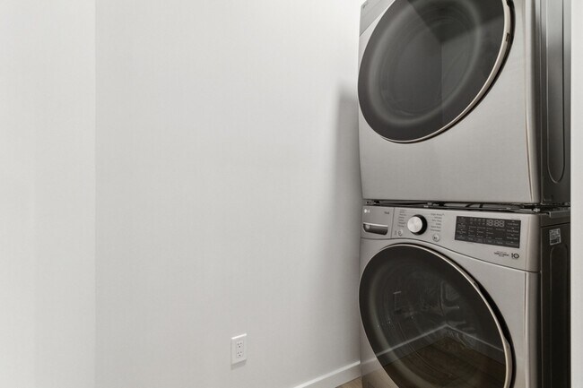 Photo - 20939-20925 25 Ave NW