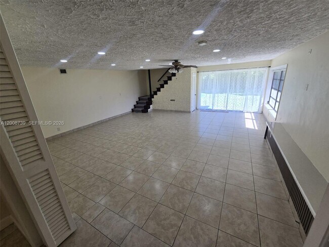 Photo - 2511 Plunkett St