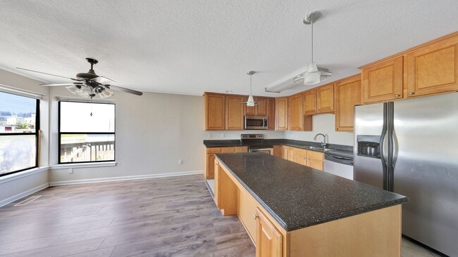 Photo - 2 Bed 2 Bath - Windjammer Park - Dog per Approval - NAS Whidbey