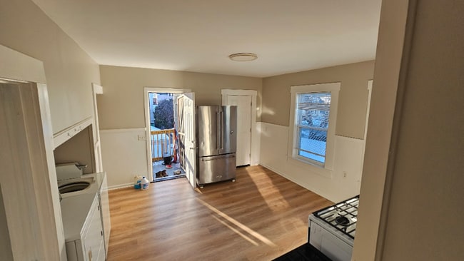 Photo - 244 Notre Dame Ave Unit 3