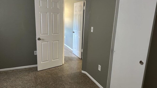 Photo - Move-In Ready 4 bedrooms 2 bathrooms prope...