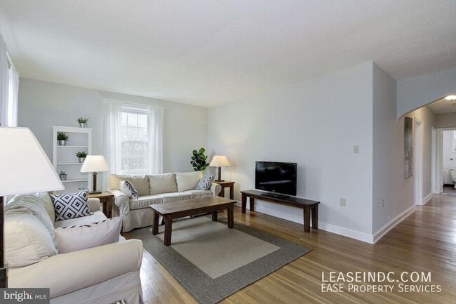 Photo - 3051 Idaho Ave NW Unit #325