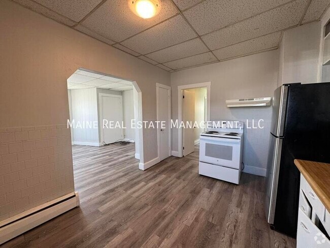 Building Photo - 172 College Ave Unit 1 Rental
