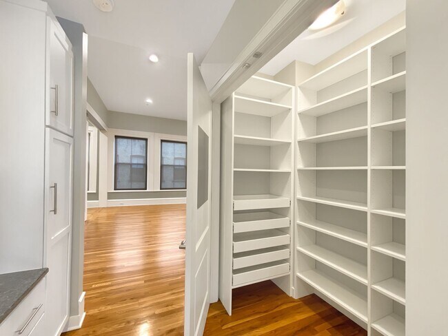 Photo - 300 Wall St Unit 708