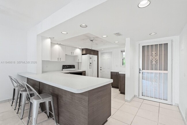 Photo - 3121 NE 51st St Unit 203E