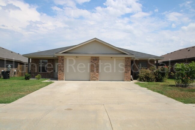 Building Photo - North Killeen 3-Bed Duplex with Modern Tou... Rental
