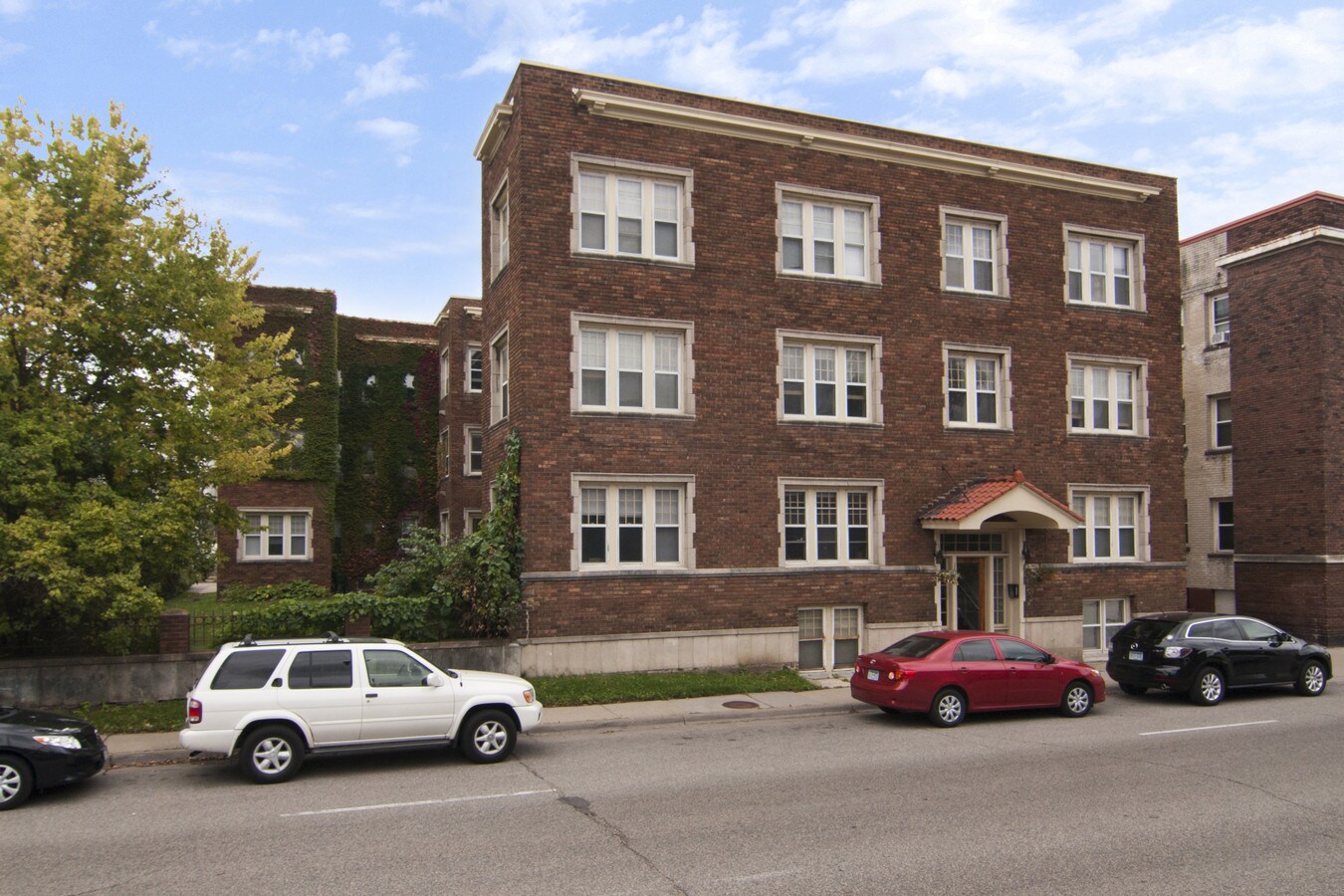 1619 Lagoon Ave S Apartments For Rent In Minneapolis Mn Forrent Com