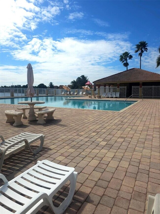 Photo - 5571 NW 188th St