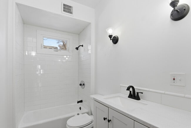 Building Photo - 341 Belmont St Unit 1