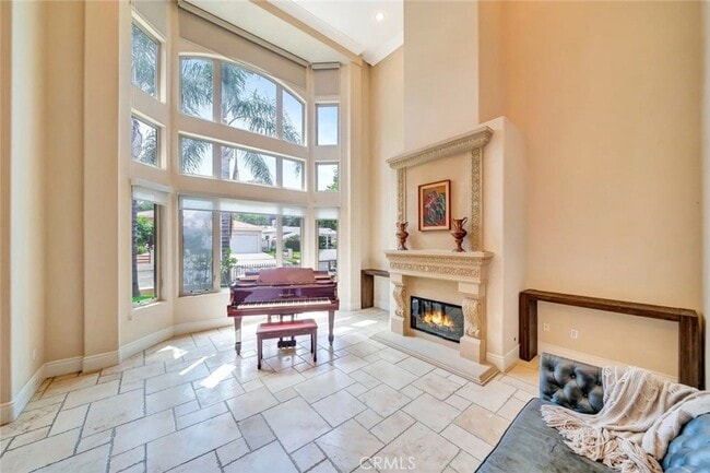Photo - 4822 Valjean Ave