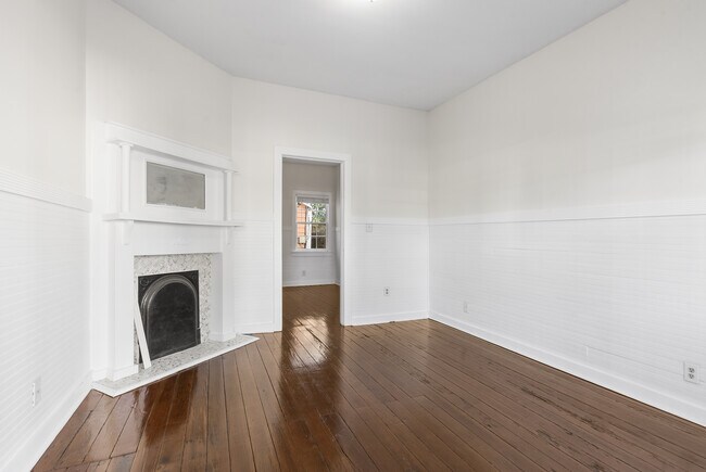 Photo - 609 Mercer St