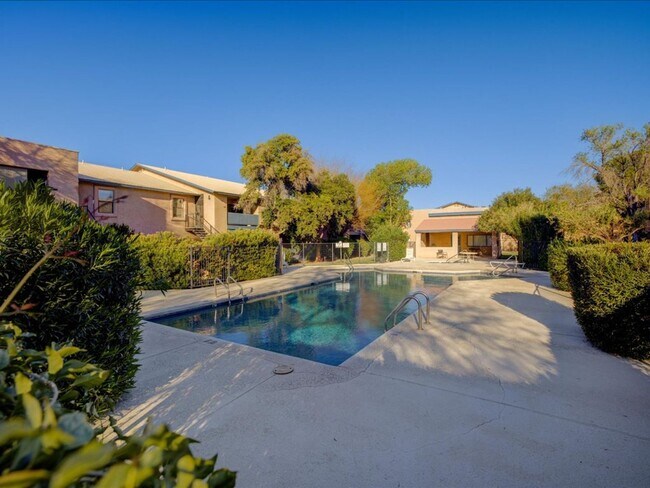 Photo - 2 Bedroom 2 Bathroom Retreat with Community Pool & Spa!