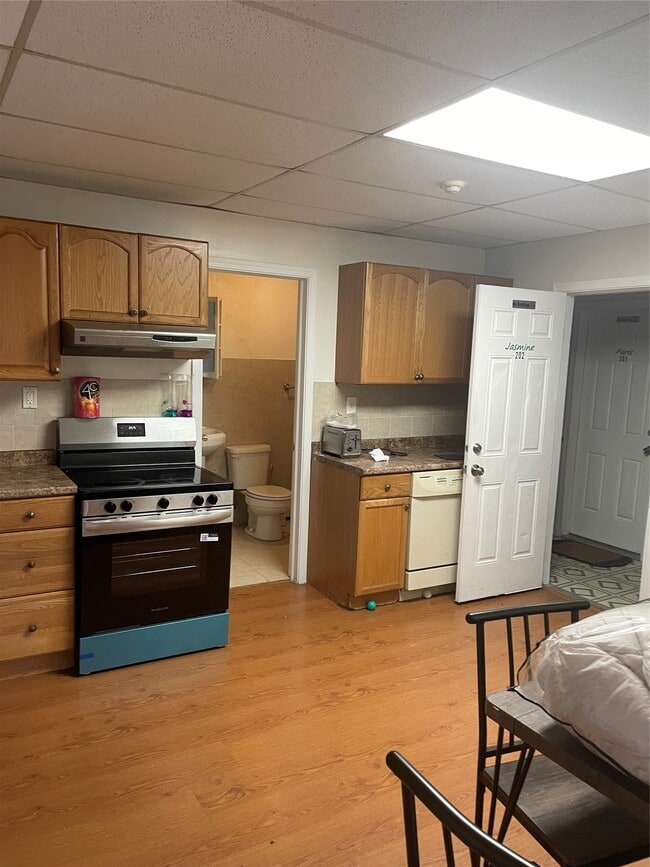 Photo - 1304 Monroe St