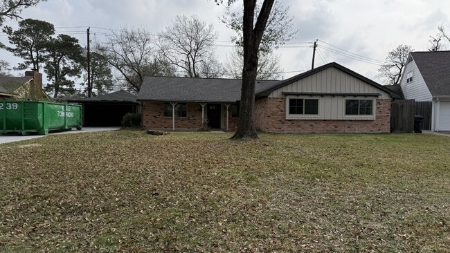 Building Photo - 1906 Shadow Bend Dr