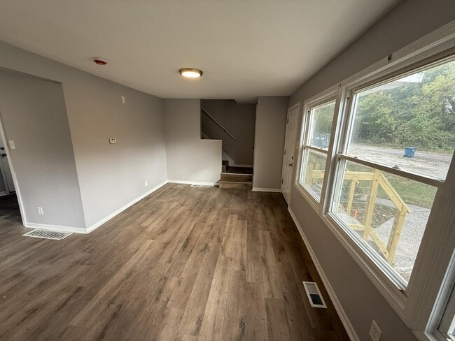 Photo - 3526-28 East 9th Avenue