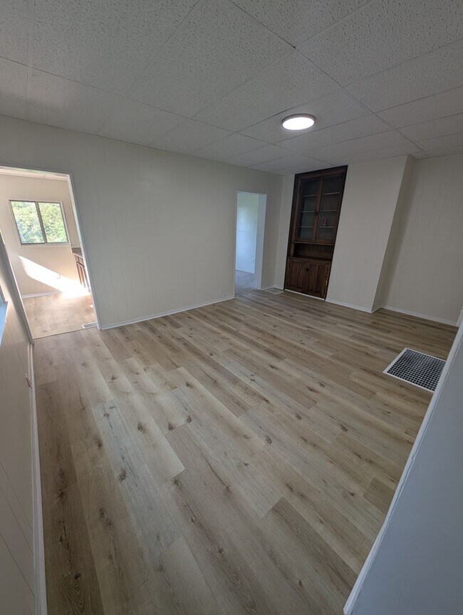 Photo - 551 Sixth St