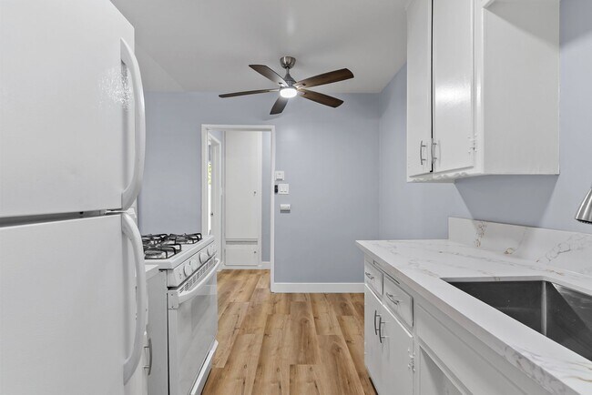 Photo - 621 Cerritos Avenue