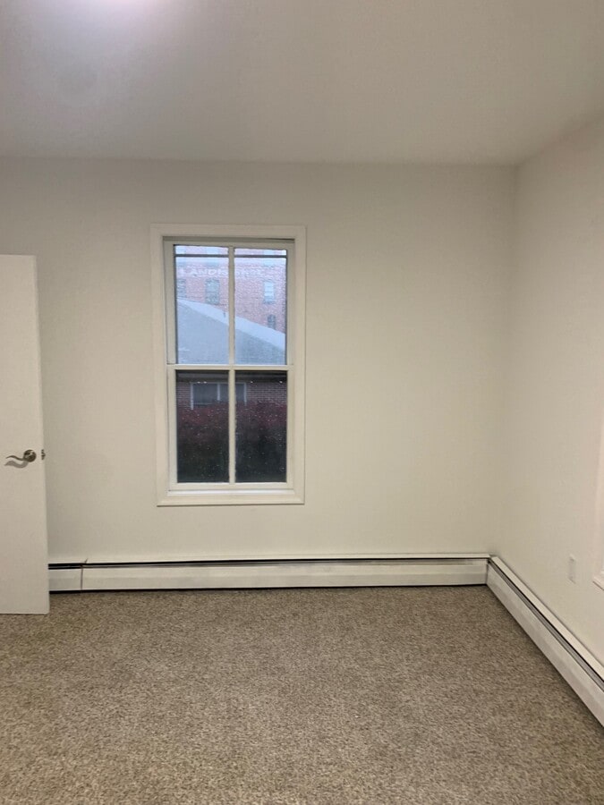 Photo - 1 E Broad St