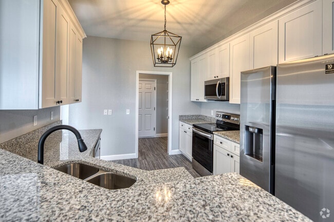 2BR, 2.5BA - 1425SF - 2401 NW 21st St Winter Haven, FL