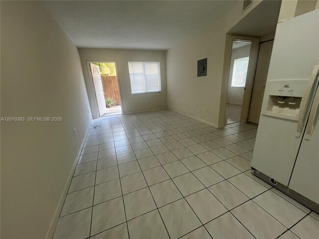 Photo - 1419 SW 22nd Ave Unit 4