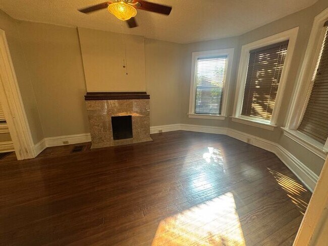 Photo - Beautiful 2 Bed 1 Bath Apartment with bonu...
