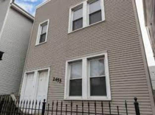 Building Photo - 2455 N Ashland Ave Unit 2