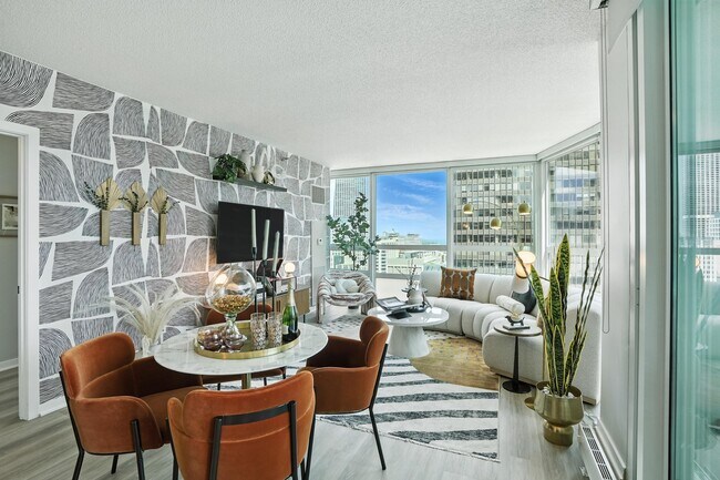 313 E Grand Ave