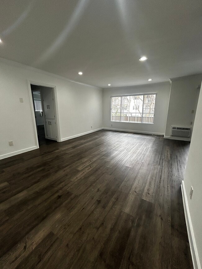 Living Room - 649 Westbourne Dr