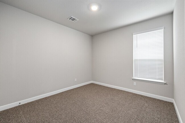 Photo - 180 Tanager Dr