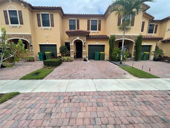 Building Photo - 3757 SE 2nd Dr