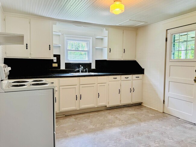 30 Dink Ashley Rd