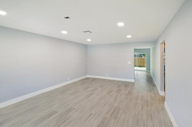Photo - 9128 Roan Ln