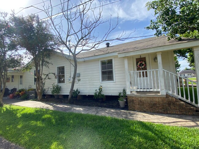Building Photo - 1901-1902 Ethel St Unit 1901