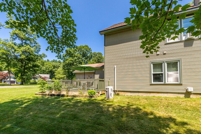 Photo - 3 Shadbush Ln