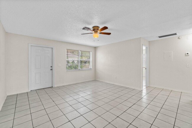 Photo - 4915 Gulfstream Rd