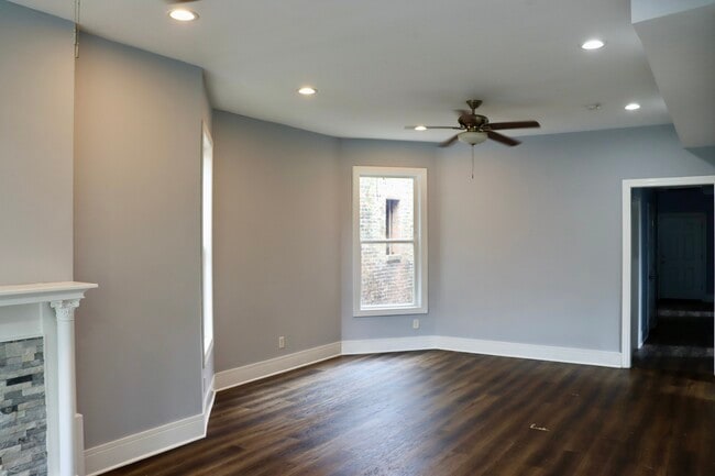 Photo - 5718 S Sangamon St