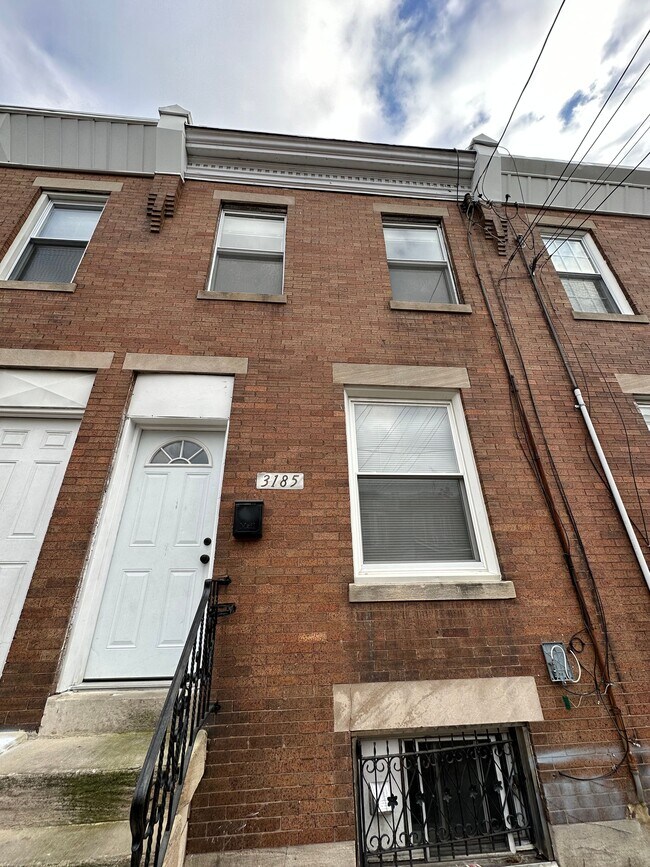 3185 Tulip St