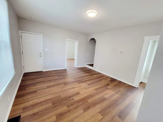 Photo - 2120 Elmo Ave