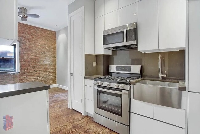 Photo - 213 E 26th St Apartamento Unidad 3C