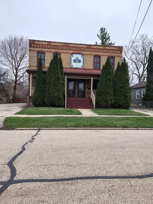 Building Photo - 1022 Wheeler St Unit 1022