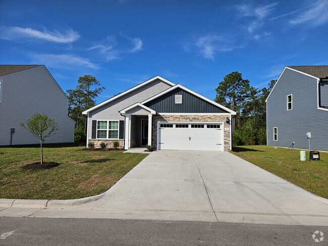 Building Photo - Brand new 3 bedroom 2 bath home in the Sou...
