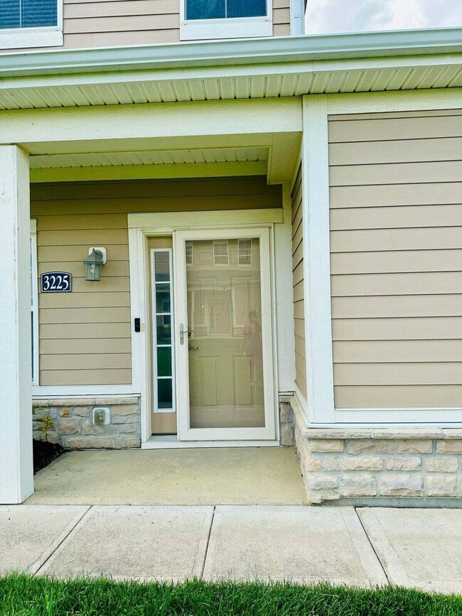 Photo - 3225 Rossmore Cir