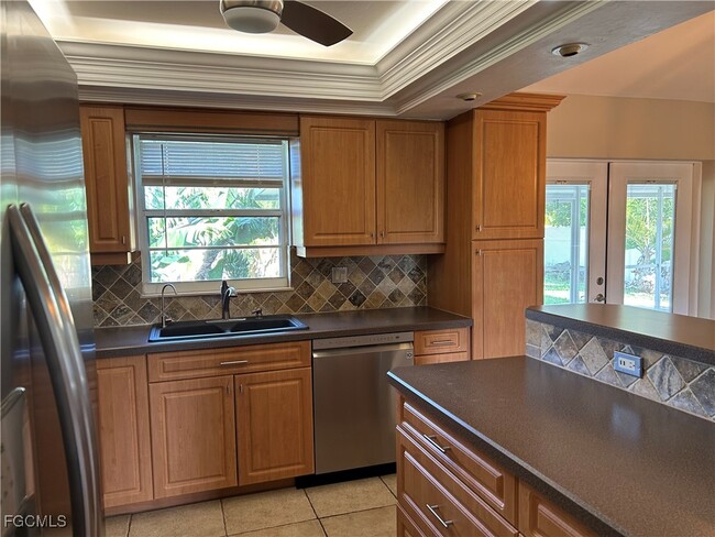 Photo - 717 SE 10th Ave