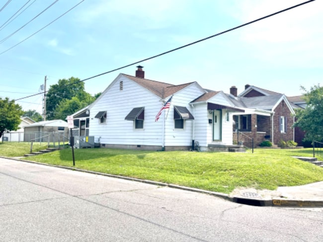 Photo - 761 E Delaware St