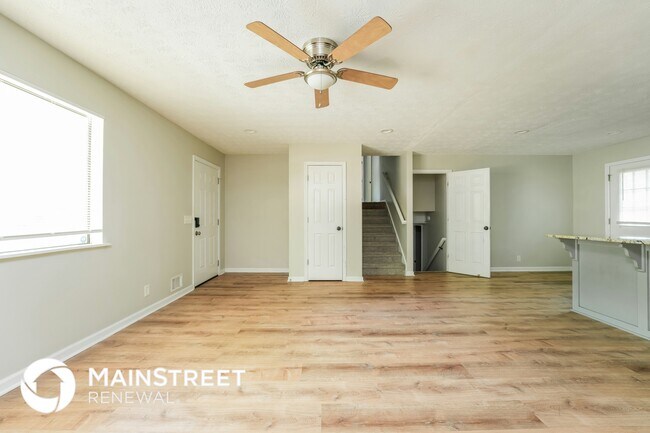 Photo - 2973 Creekview Ct NE