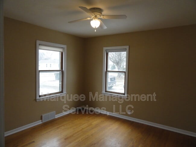 Photo - 546 Kelly St